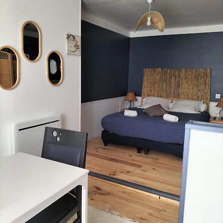 Les 2 Tours Hotel Chenay  Eksteriør billede