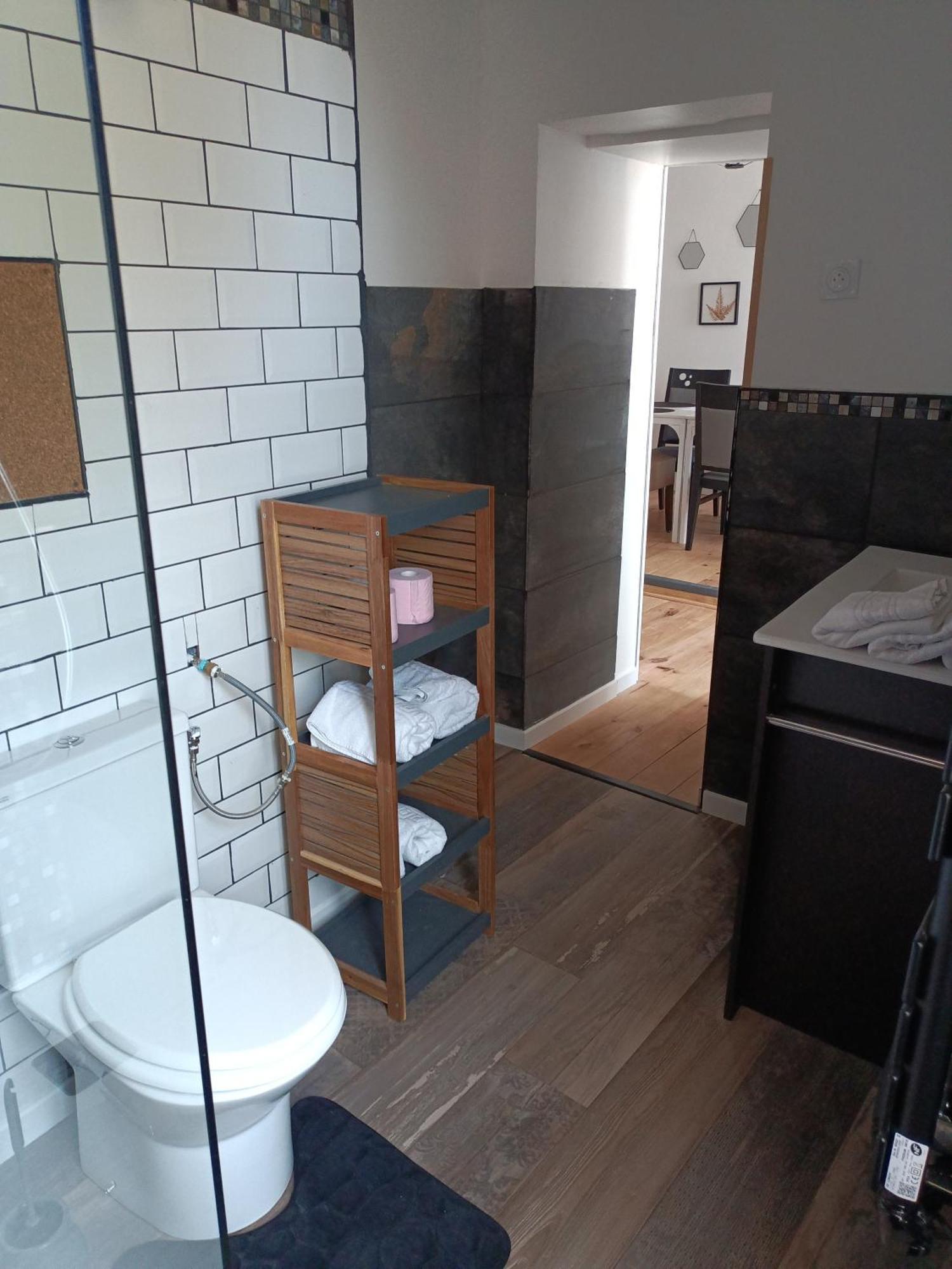 Les 2 Tours Hotel Chenay  Eksteriør billede